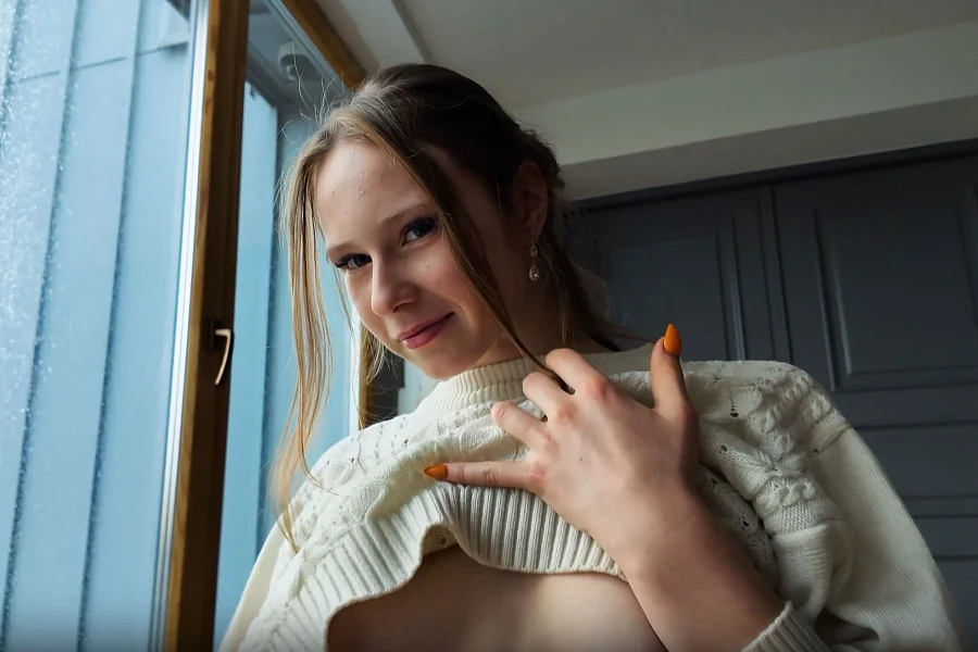 Zuzanna's Gentle Unveiling, Her First 4K Nude Video for DomingoView