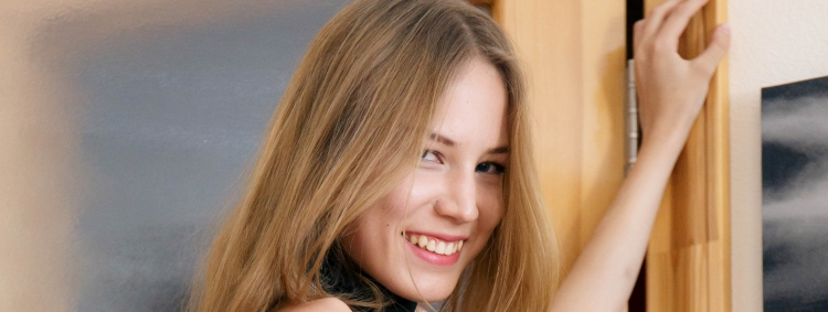 2017-07-15-amanda-large-labia-girl-premiere