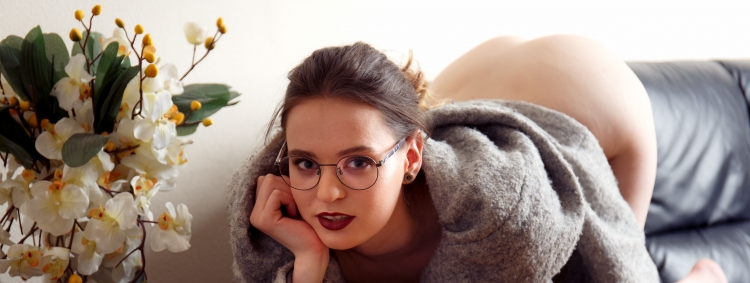 2019-06-25-adriana-nude-18yo-teenager-in-my-office