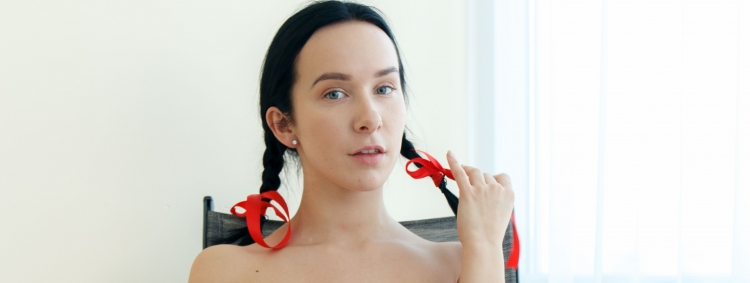 2019-12-27-natasha-christmas-morning-nude-video
