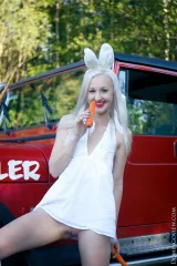 Adeline White rabbit Preview picture 3