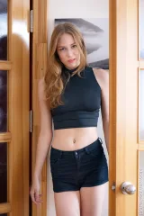 Amanda large labia girl premiere Preview picture 1