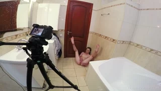 Emma Fantazy wc pissing backstage frame 6