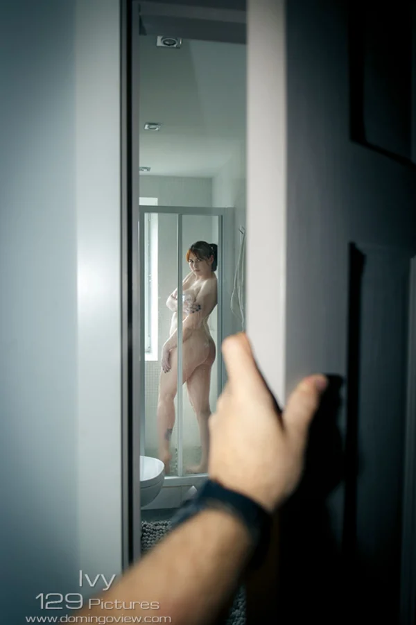 Ivy chubby girl in shower and creamed body
