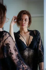 Tall girl Lola with small tight tits and shaved vagina at the mirror Preview picture 1